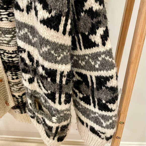 Vintage Wool Fair Isle Winter Tribal Chunky Cardigan Sweater in Cream/Black/Gray - Picture 4 of 6